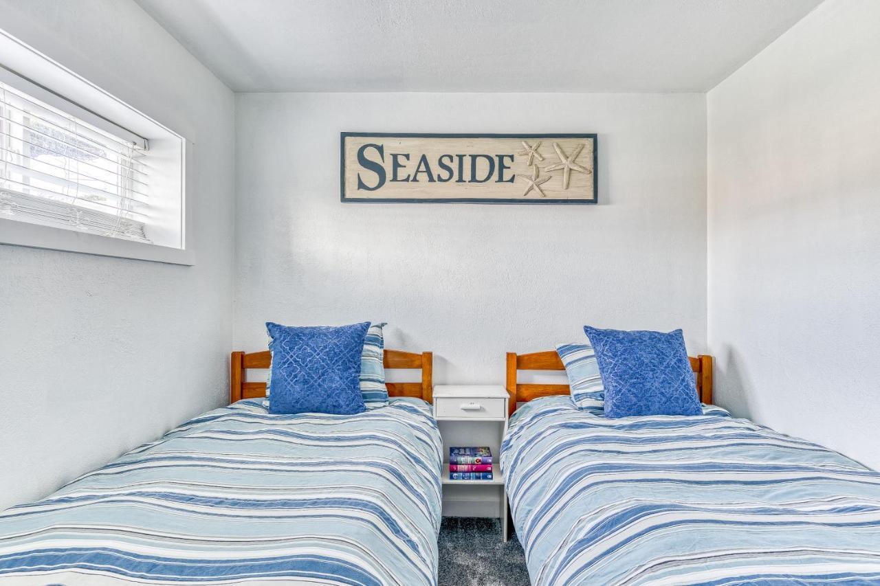 Cake By The Ocean Apartment Lincoln City Exterior photo